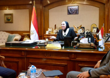 وزيرة التجارة والصناعة تبحث مع الرئيس الإقليمي لشركة بروكتر أند جامبل خطط الشركة التوسعية في السوق المصري وزيادة معدلات التصدير 1 وزيرة التجارة والصناعة تبحث مع الرئيس الإقليمي لشركة بروكتر أند جامبل خطط الشركة التوسعية في السوق المصري وزيادة معدلات التصدير