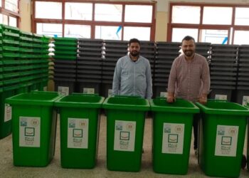 تسليم ٢٧٦ حاوية لجمع القمامة لمدارس زفتى  بالغربية