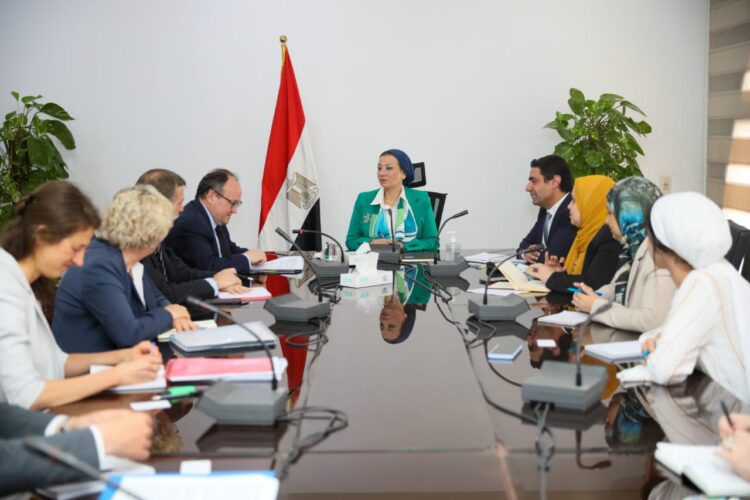 تعاون بين البيئةو مدير بنك الاستثمار الأوروبي فى مشروعات المناخ 1 تعاون بين البيئةو مدير بنك الاستثمار الأوروبي فى مشروعات المناخ