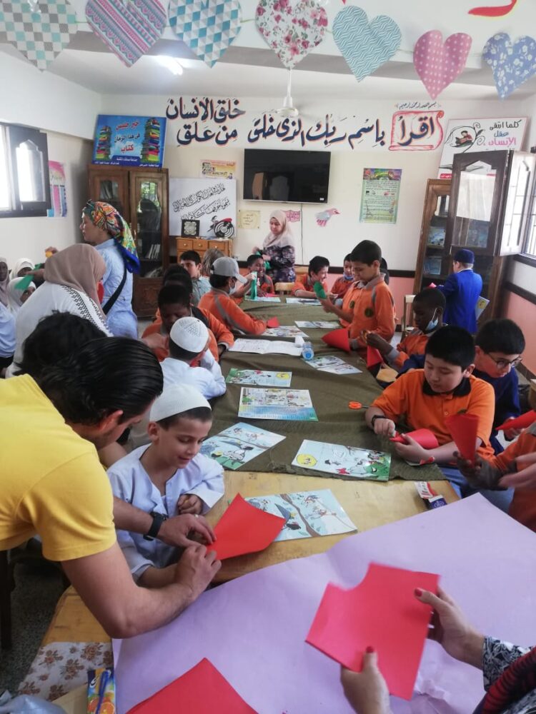 البيئة تنفذ يوم بيئي للطلاب الوافدين بمعهد البعوث  الاسلامية