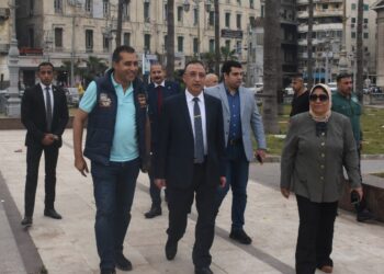 الشريف يقوم بجولة تفقدية على الميادين والحدائق العامة والشواطئ