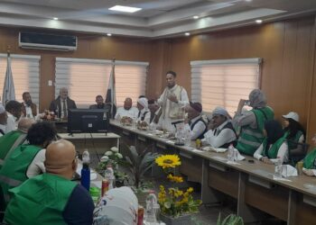 محمد بكر يستقبل بعثة طلابية ضمن برنامج «سيوة بتتكلم أخضر»