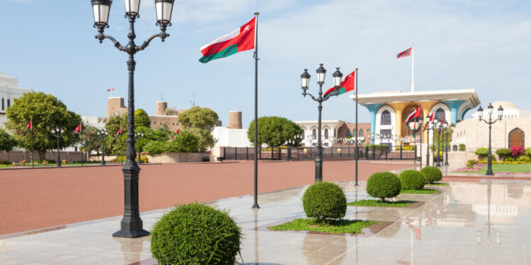 حيادية السياسة العمانية يمكن أن تلعب دورًا في حل الأزمة الأوكرانية
