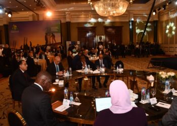 وزير الإسكان يُشارك فى الجلسة الافتتاحية لفعاليات الدورة السابعة لملتقى بناة مصر