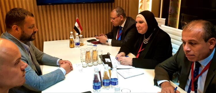 على هامش مشاركتها بمنتدى سان بطرسبرج الاقتصادى الدولى 1 على هامش مشاركتها بمنتدى سان بطرسبرج الاقتصادى الدولى