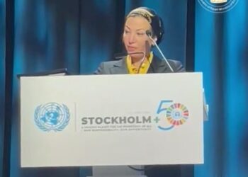 E48D8658 C747 4F1D 9196 4D9E8CC4E764