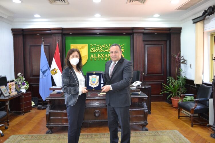 رئيس جامعة الإسكندرية يستقبل قنصل عام الصين بالاسكندرية 1 رئيس جامعة الإسكندرية يستقبل قنصل عام الصين بالاسكندرية
