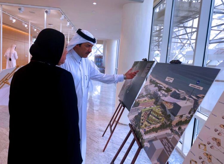 وزيرة التجارة والصناعة تلتقي وزير الدولة القطري للمناطق الحرة ورئيس جهاز قطر للاستثمار 1 وزيرة التجارة والصناعة تلتقي وزير الدولة القطري للمناطق الحرة ورئيس جهاز قطر للاستثمار
