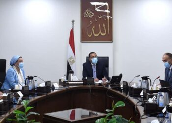 رئيس الوزراء يتابع بعض الاستعدادات الجارية لاستضافة مصر لمؤتمر الدول الأطراف في اتفاقية الأمم المتحدة الإطارية بشأن تغير المناخ COP27