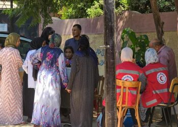 الكشف على ٤٣٤ مواطن ضمن  قافلة “حياة كريمة” بكفر الزيات