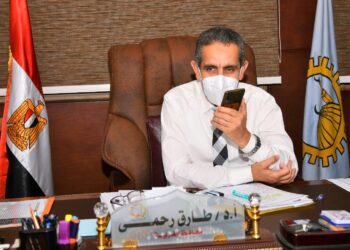 محافظ الغربية يهنئ الأولى على مستوى الجمهورية في الثانوية الأزهرية