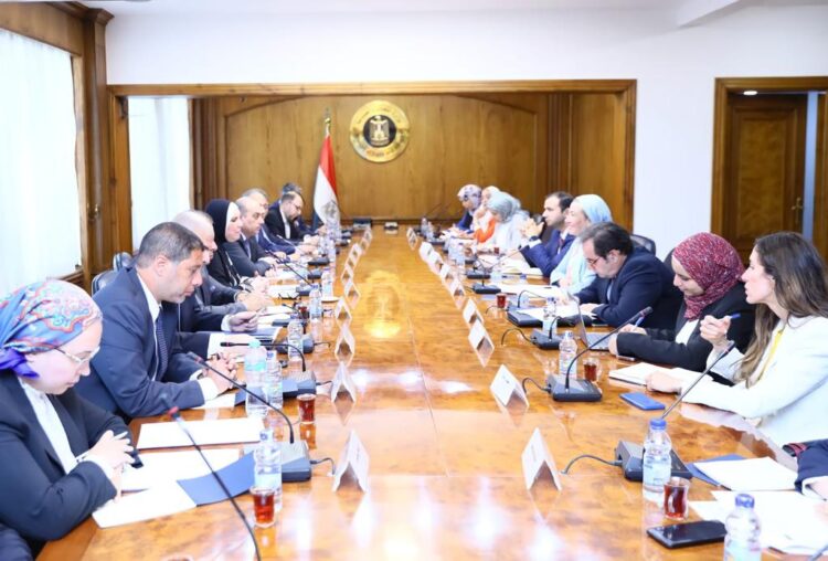 مباحثات بين وزيرتا البيئة و التجارة والصناعة استعدادا لقمة المناخ 27