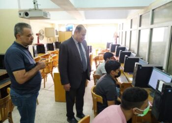 وكيل تعليم المنوفية يتابع اختبارات اليوم الأخير للطلاب المتقدمين للالتحاق بالمدرسة الثانوية الفنية لتكنولوجيا الطاقة النووية