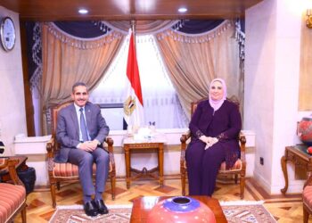 وزيرة التضامن الاجتماعي تستقبل محافظ الغربية..ويبحثان سبل الاستفادة من برامج الوزارة داخل المحافظة الخاصة بالتمكين الاقتصادي