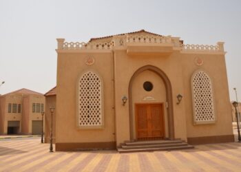 " الإسكان ": اليوم مزاد علنى لبيع محال تجارية وصيدلية كمرحلة أولى بالسوق التونسي بمدينة 15 مايو