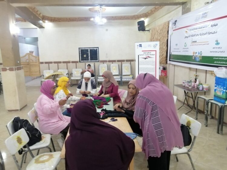 ورشة عمل  بعنوان دورى فى دولابك لمنصة السويس حول فوائد تدوير الملابس المستعملة