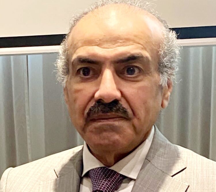 رئيس "العمل العربية" يهنئ شحاته لتوليه وزارة العمل متوقعاً طفرة في التعاون بين منظمات العمل عربياً ودولياً 1 رئيس “العمل العربية” يهنئ شحاته لتوليه وزارة العمل متوقعاً طفرة في التعاون بين منظمات العمل عربياً ودولياً