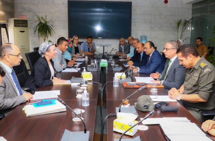 اجتماع "فؤاد" و "الأنصاري" لمتابعة تنفيذ مشروعات إعاداة التوازن البيئي لبحيرة قارون 1 اجتماع “فؤاد” و “الأنصاري” لمتابعة تنفيذ مشروعات إعاداة التوازن البيئي لبحيرة قارون