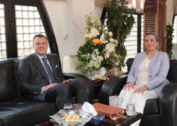 تعاون  بين وزيرا البيئة والسياحة والآثار   لدعم السياحة البيئية والمستدامة