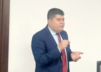 المهندس  صابر عثمان بنقابة الصحفيين : مصر ستكون من أكبر الدول  التى استضافت قمم  المناخ