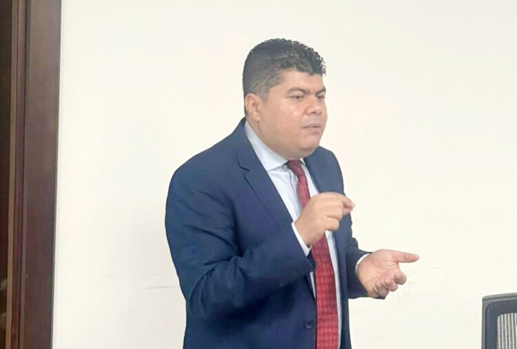 المهندس  صابر عثمان بنقابة الصحفيين : مصر ستكون من أكبر الدول  التى استضافت قمم  المناخ