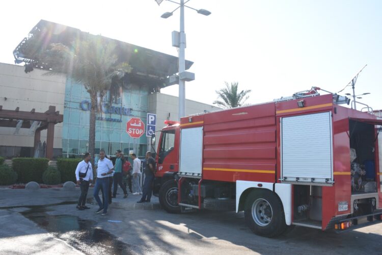 الداخلية: حريق كارفور الإسكندرية نشب في التكييف المركزي بسطح المبنى