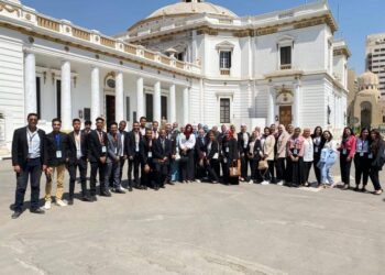 وفد طلابي من جامعة الإسكندرية يزور مبنى البرلمان المصري