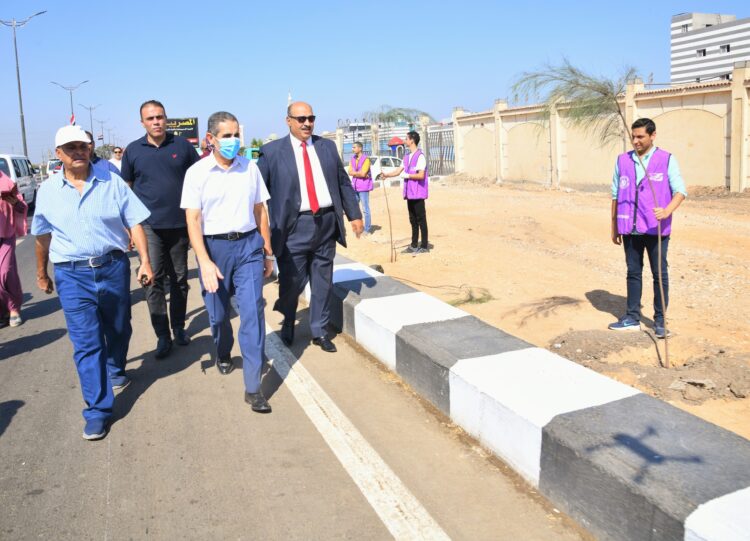 محافظ الغربية يشهد غرس ٤٠٠ شجرة في الطريق الدولي بطنطا وقطور تنفيذاً للمبادرة الرئاسية ١٠٠ مليون شجرة
