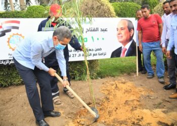 رئيس التحرير يكتب : على هامش المبادرة الرئاسية بزراعة 100 مليون شجره أتفق تماما مع محافظ الغربية أننا شعب قادر على فرض واقع يتسم بالحضاره 1 رئيس التحرير يكتب : على هامش المبادرة الرئاسية بزراعة 100 مليون شجره أتفق تماما مع محافظ الغربية أننا شعب قادر على فرض واقع يتسم بالحضاره