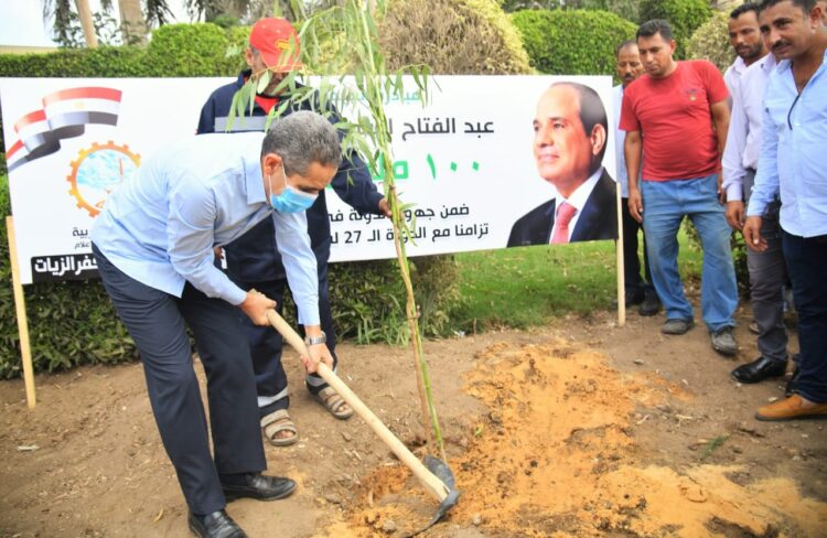 رئيس التحرير يكتب : على هامش المبادرة الرئاسية بزراعة 100 مليون شجره أتفق تماما مع محافظ الغربية أننا شعب قادر على فرض واقع يتسم بالحضاره