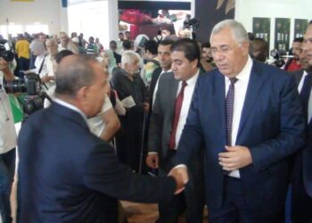 وزير الزراعة يزور جناح الشركة المالية والصناعية المصرية بكفر الزيات بمعرض صحارى الدولي ويشيد بمنتجات الشركة