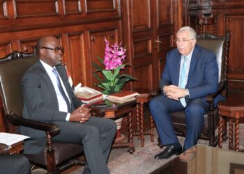 وزير الزراعة يلتقى رئيس مؤتمر الأطراف للأمم المتحدة المعني بالتصحر COP15 ويبحث معه آفاق التعاون المشترك