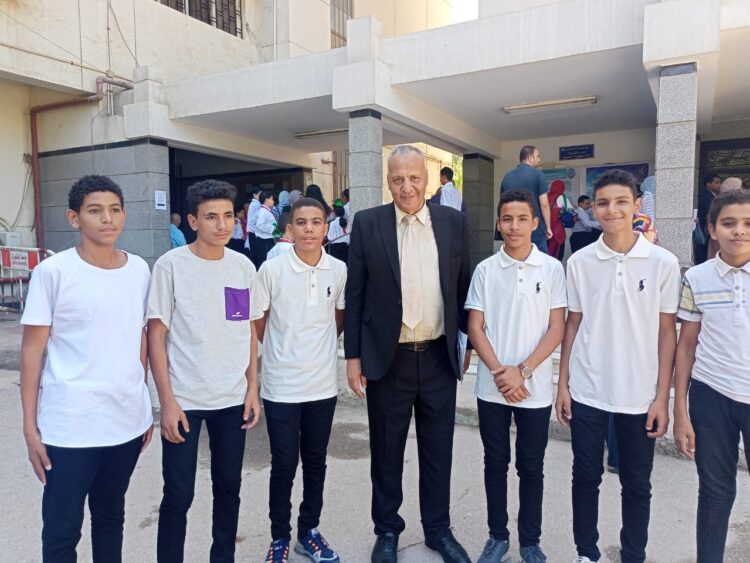 طلاب الإمام الشافعي يقدمون حلولا تكنولوجية بمؤتمر المناخ بكلية االذكاء الإصطناعى 1 طلاب الإمام الشافعي يقدمون حلولا تكنولوجية بمؤتمر المناخ بكلية االذكاء الإصطناعى