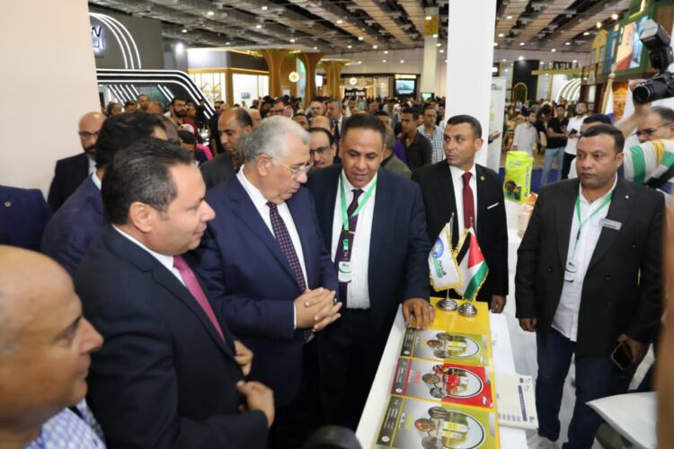وزير الزراعة يفتتح المعرض الزراعي الدولي “صحاري” بمشاركة 250 شركة من 36 دولة 1 وزير الزراعة يفتتح المعرض الزراعي الدولي “صحاري” بمشاركة 250 شركة من 36 دولة