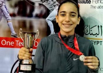“فرح محفوظ” تتوج بذهبية كأس مصر لسلاح سيف المبارزة شابات