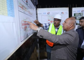 خلال جولته التفقدية بمشروعي القطار الكهربائي الخفيف LRT ومونوريل العاصمة الإدارية الجديدة