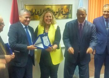 حلقة نقاشية علي مستوي الخبراء وكبار المتخصصين بعنوان ” الإعلام ومواجهة الشائعات والأفكار الهدامة “