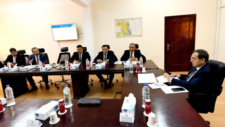 وزير البترول يتابع جهود تطوير قطاع التعدين وخطط برنامج تطويره