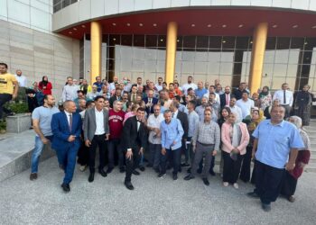 العاملين بالهيئة العامة للتنمية الصناعية يودعون اللواء أركان حرب محمد الزلاط فى مشهد مهيب