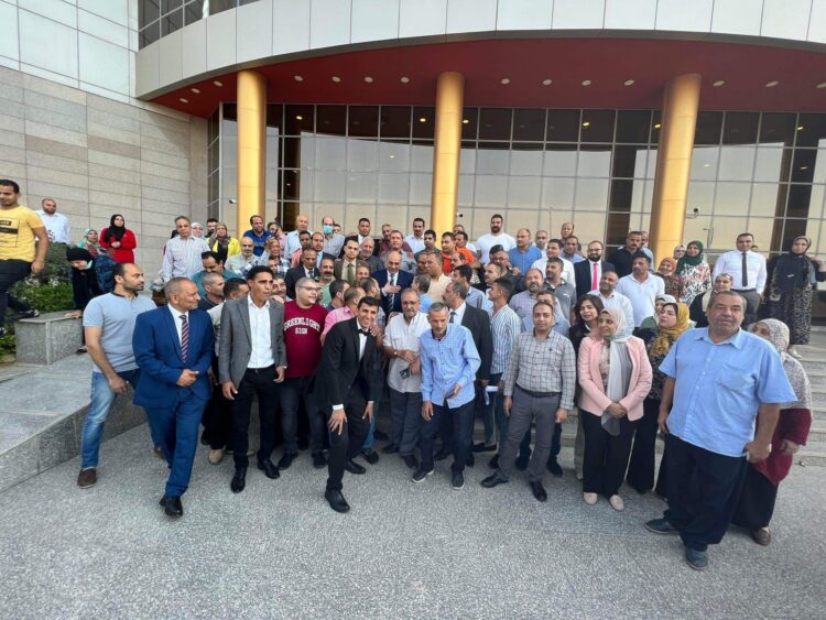 العاملين بالهيئة العامة للتنمية الصناعية يودعون اللواء أركان حرب محمد الزلاط فى مشهد مهيب 1 العاملين بالهيئة العامة للتنمية الصناعية يودعون اللواء أركان حرب محمد الزلاط فى مشهد مهيب