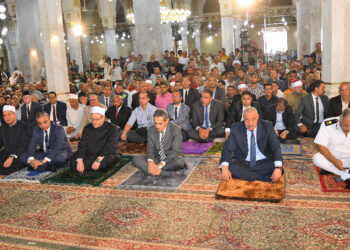 احتفالا بالعيد القومي محافظ الغربية ومفتي الديار المصرية يؤديان صلاة الجمعة بالمسجد الأحمدي بطنطا