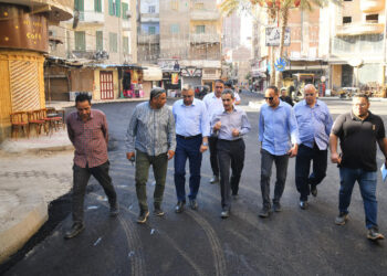 محافظ الغربية يتفقد أعمال الرصف بالمحلة وسمنود وطنطا