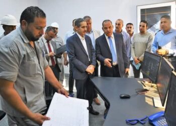 من قلب قلعة الصناعة : محافظ الغربية يتفقد مصانع المالية  والمبيدات والزيوت والصابون بكفر الزيات .