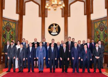 الرئيس السيسي يستقبل وفداً إقتصادياً من رموز مجتمع الأعمال بدولة الكويت