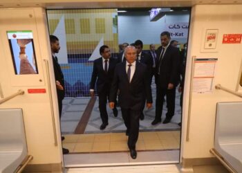 بمناسبة الإحتفال بأعياد 6 أكتوبر المجيدة .. وزير النقل يشهد بدء التشغيل التجريبي بالركاب للجزء الأول من المرحلة الثالثة للخط الثالث للمترو الممتد من محطة العتبة حتى الكيت كات 1 بمناسبة الإحتفال بأعياد 6 أكتوبر المجيدة .. وزير النقل يشهد بدء التشغيل التجريبي بالركاب للجزء الأول من المرحلة الثالثة للخط الثالث للمترو الممتد من محطة العتبة حتى الكيت كات
