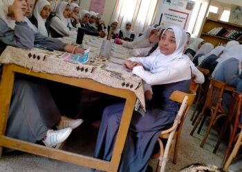 يوم مفتوح لمنصة أسوان مع طالبات المدرسة الثانوية التجارية بإدفو