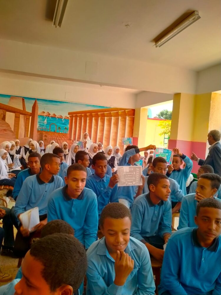 تنفيذ ندوات لتوعية الطلبة بالمدارس بالتغيرات المناخية بأسوان 1 تنفيذ ندوات لتوعية الطلبة بالمدارس بالتغيرات المناخية بأسوان