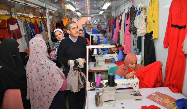 محافظ الغربية يتفقد مراكز الشباب ووحدات طب الأسرة في 12 قرية