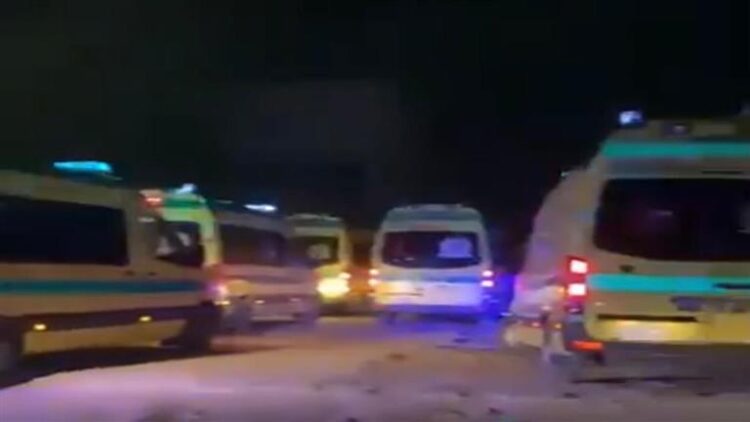 الصحة: الدفع ب5 سيارات إسعاف لموقع انهيار عقار بمنطقة إمبابة 1 الصحة: الدفع ب5 سيارات إسعاف لموقع انهيار عقار بمنطقة إمبابة