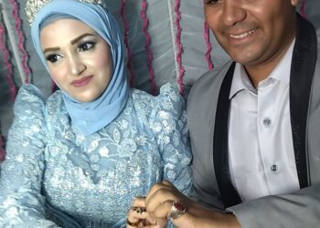 الدكتور محمد العربي يقدم خالص التهانئ للعروسين